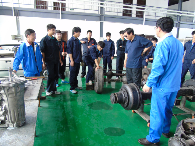 机电工程系组织师生开展暑期培训