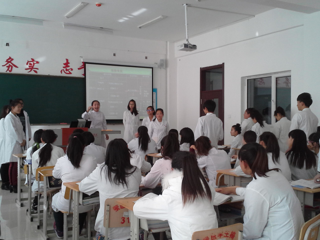 护理系组织青年教师开展教学观摩活动